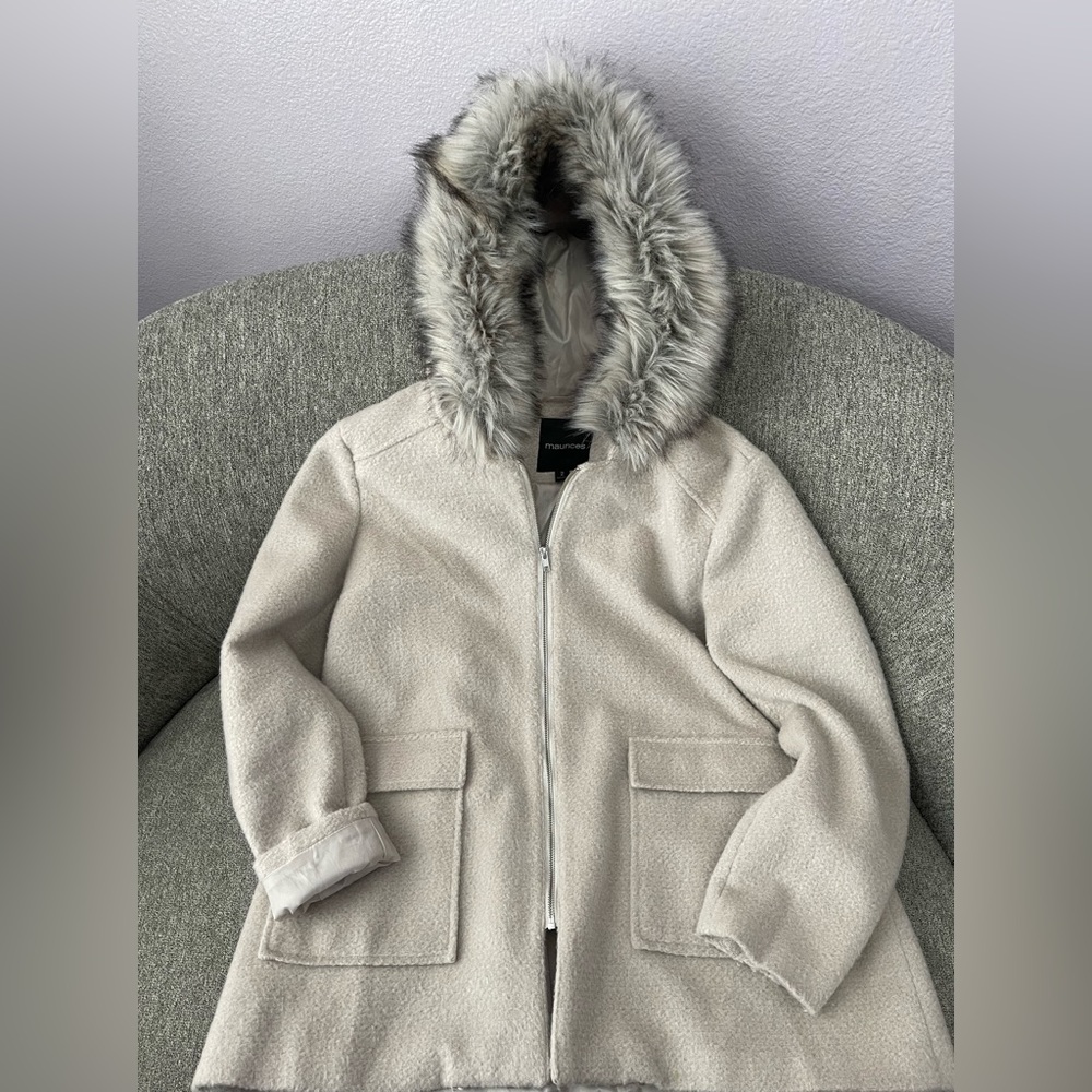 Maurice’s Jacket with fur around the head